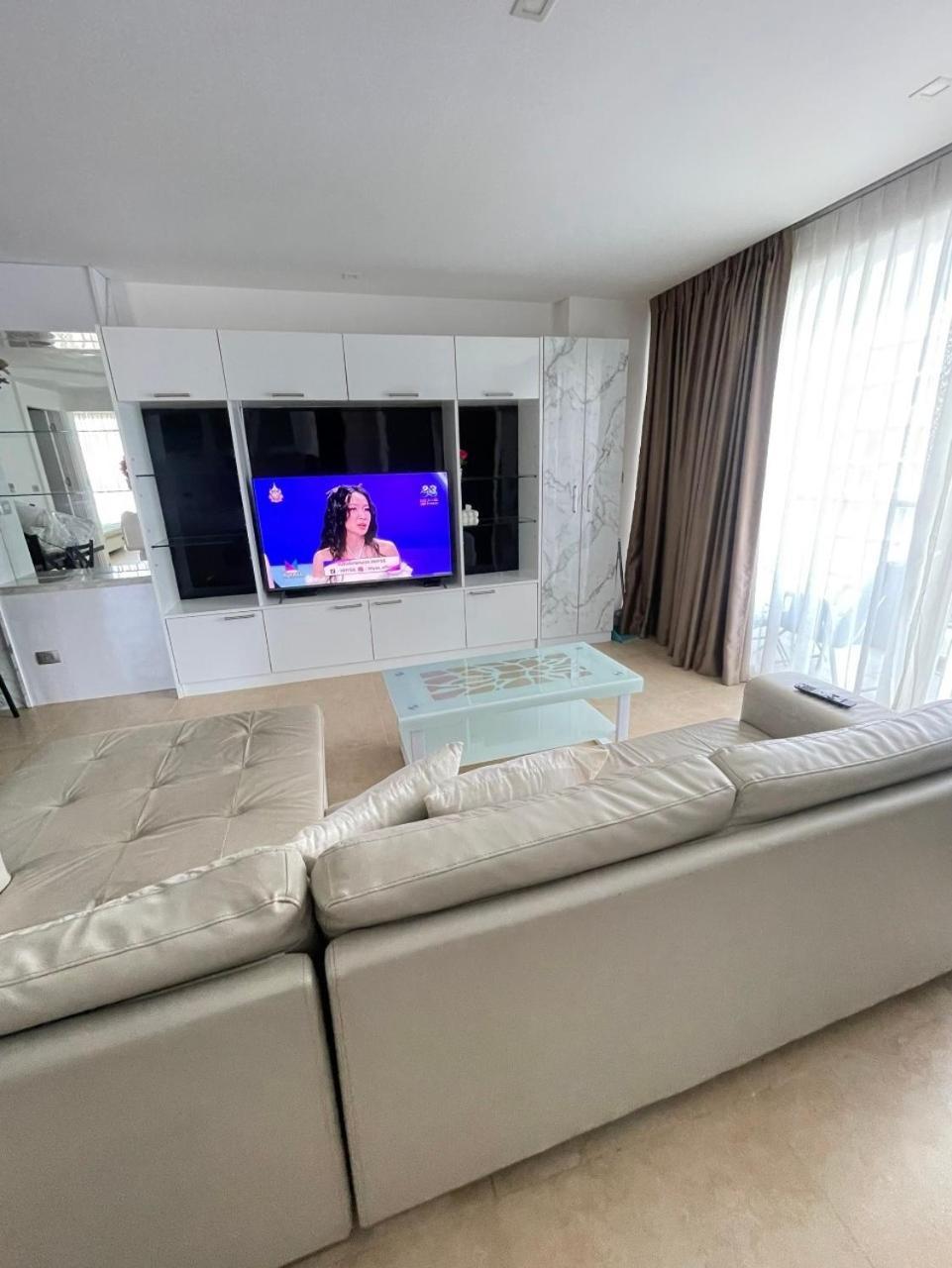 2 Bedrooms Near Pattaya Beach Экстерьер фото