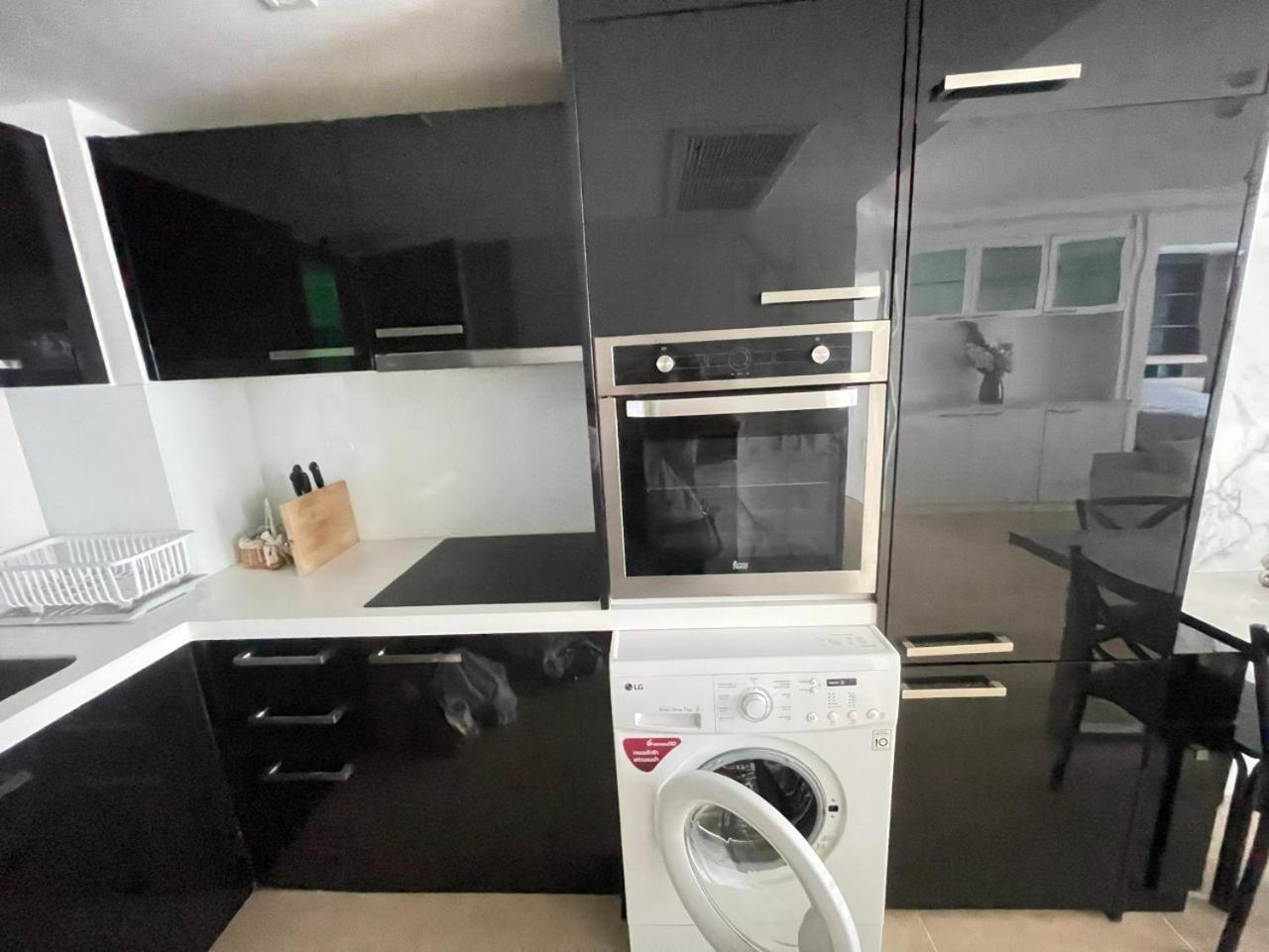 2 Bedrooms Near Pattaya Beach Экстерьер фото