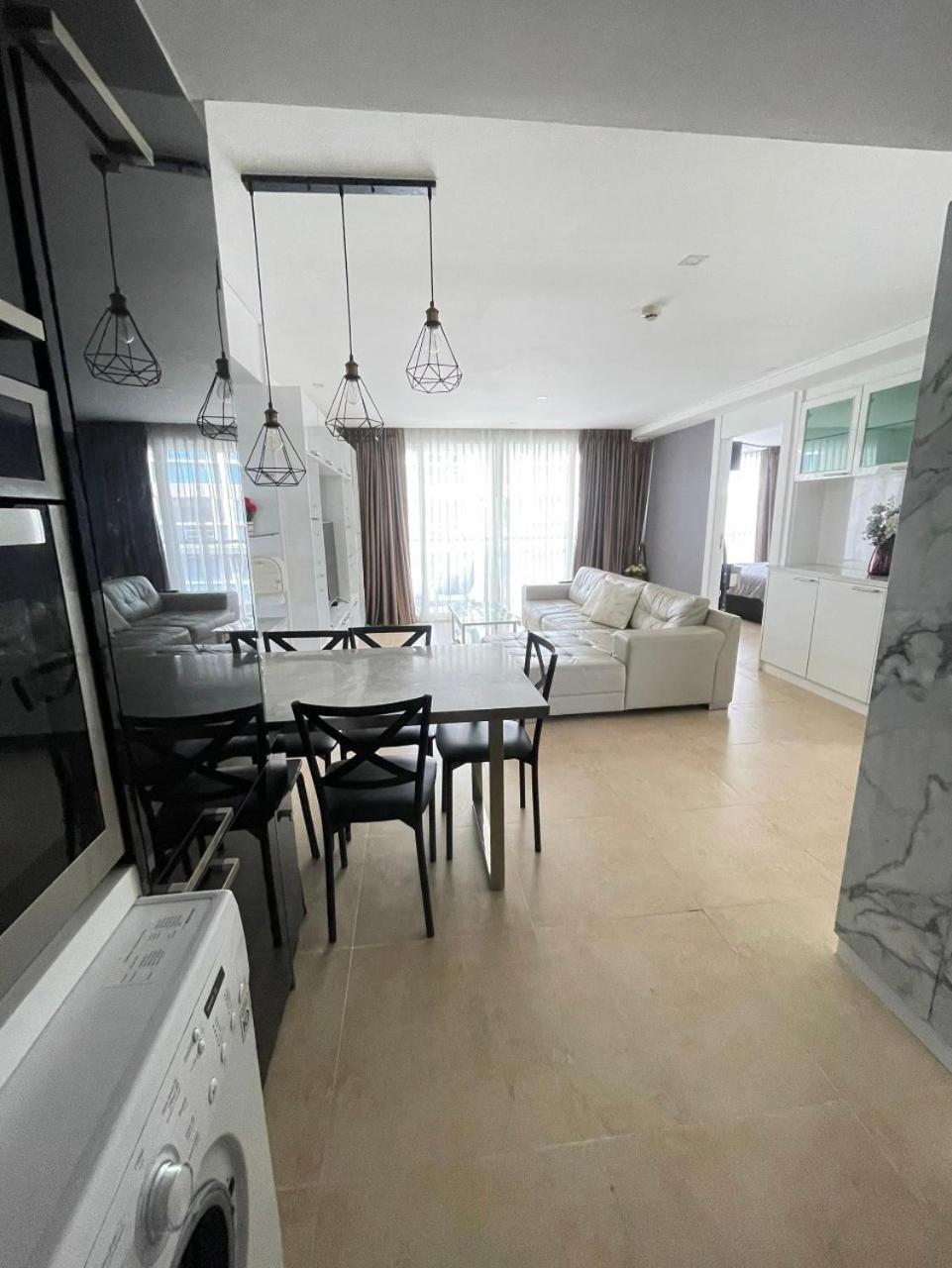 2 Bedrooms Near Pattaya Beach Экстерьер фото